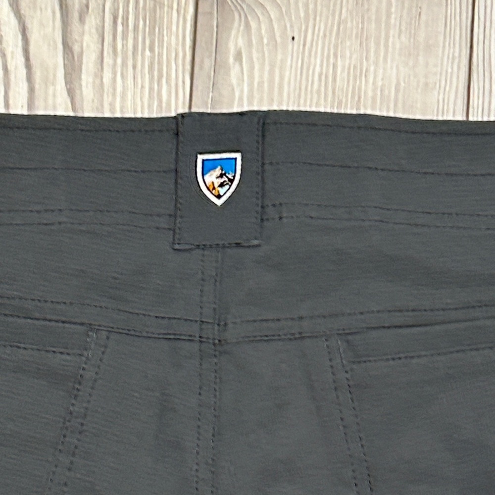 Kuhl Black/Gray 108846 Men's Flat Front Cargo Shorts 8” Hiking-Preowned - Picture 7 of 7